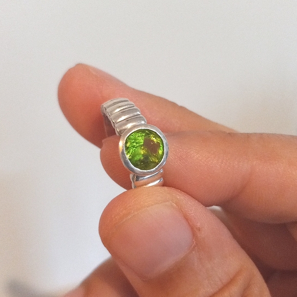 925 peridot ring - Picture 9 of 12